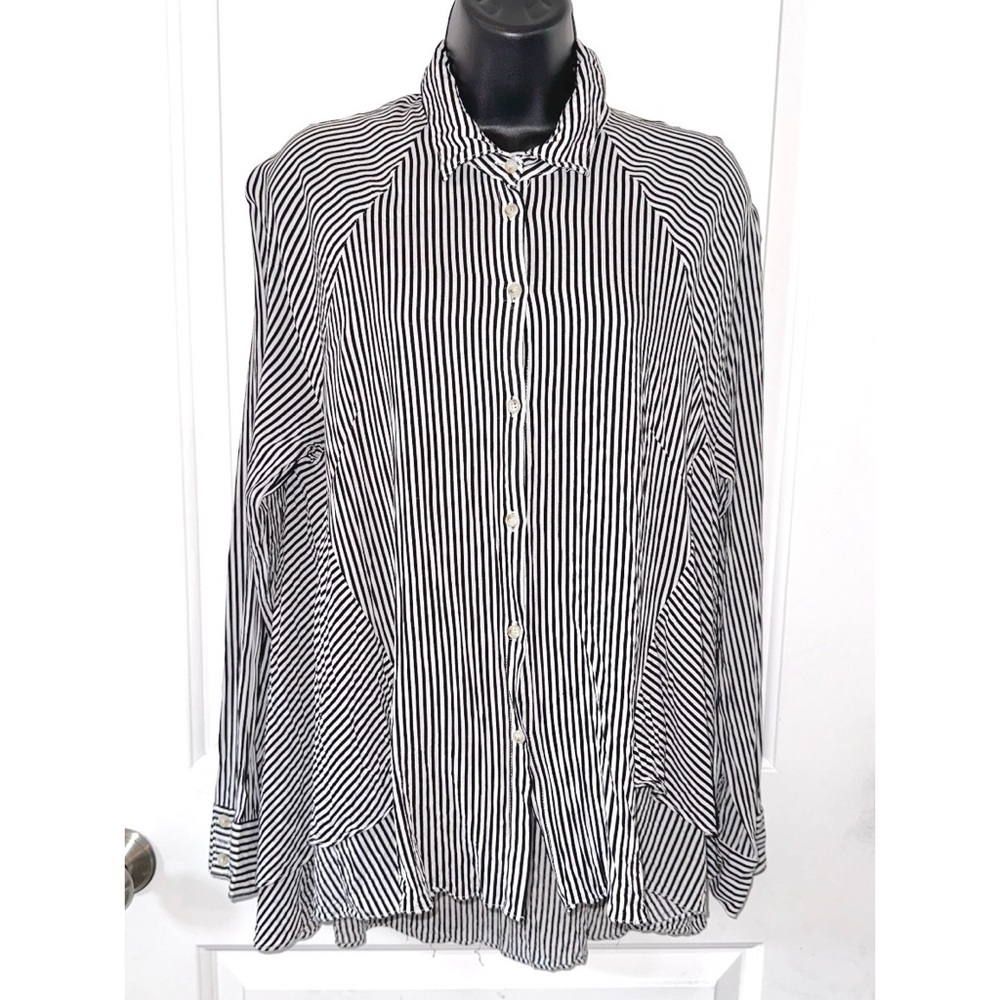 Umgee black & white striped button up blouse